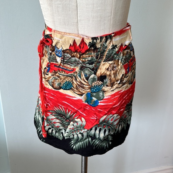Vintage Polynesian print beach wrap skirt - Picture 3 of 6
